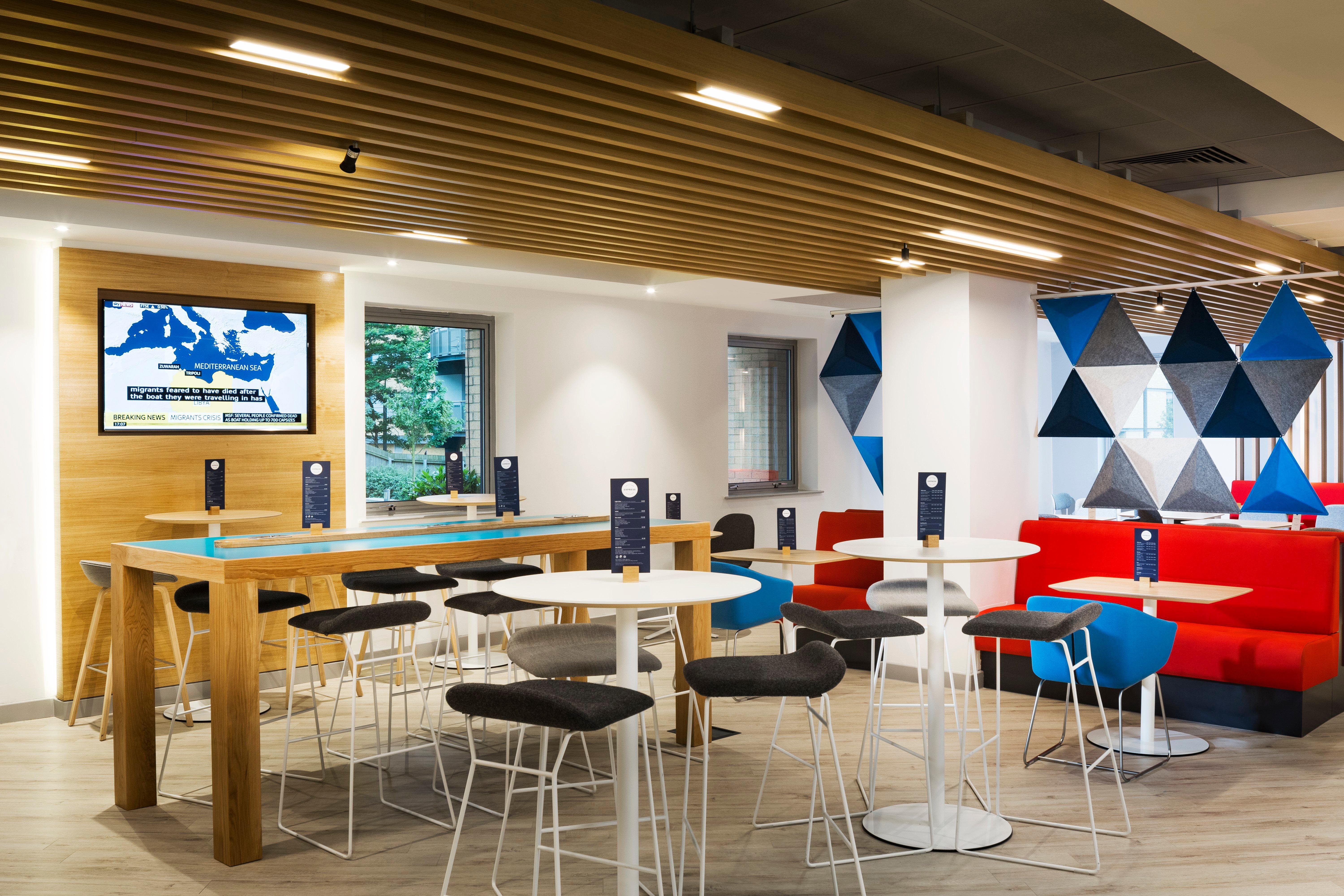 Holiday Inn Express Park Royal By Ihg Лондон Экстерьер фото